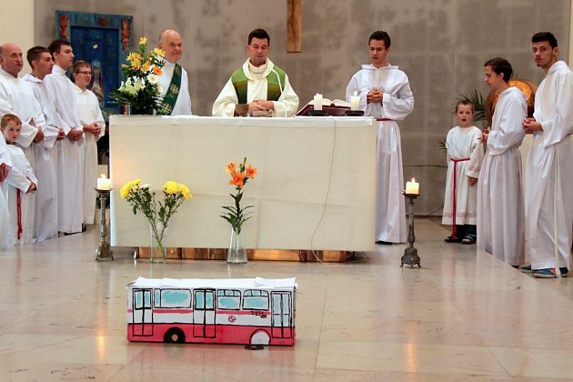 Kněz a řidič autobusu Michal Prívara.