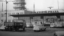 Před 85 lety se začalo stavět pražské letiště. Chystá se rozšíření kapacity i přímá linka do Bangkoku.