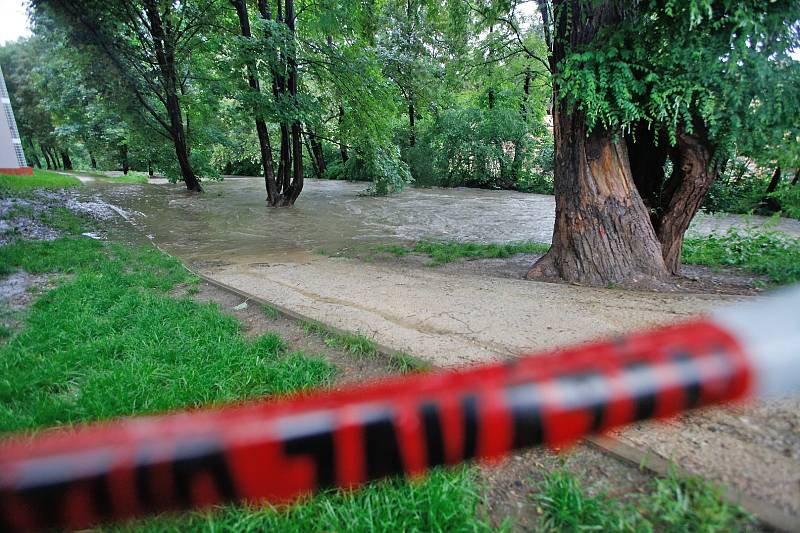 Potok Botič vyhnal seniory z domu sociálních a zdravotních služeb