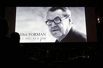 Vzpomínka na Miloše Formana, který zemřel 13. dubna v USA ve věku 86 let, se konala 22. dubna v pražském Obecním domě.