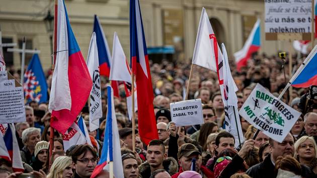 Na Hradčanském náměstí v Praze se 6. února konala demonstrace proti islamizaci Evropy, kterou organizoval Blok proti islámu a hnutí Úsvit.