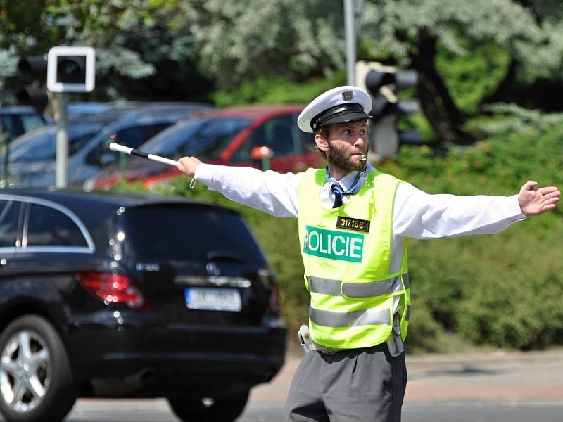 Pražská policie uspořádala ve středu 18. června 2014 již 15. ročník soutěže dopravních policistů v řízení křižovatek „O nejlepšího regulovčíka Krajského ředitelství policie hlavního města Prahy“.