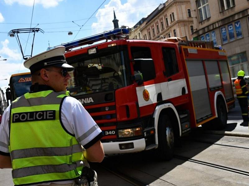 Tramvaj srazila u I. P. Pavlova dva chodce.