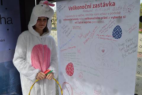 Velikonoční tramvajová zastávka.