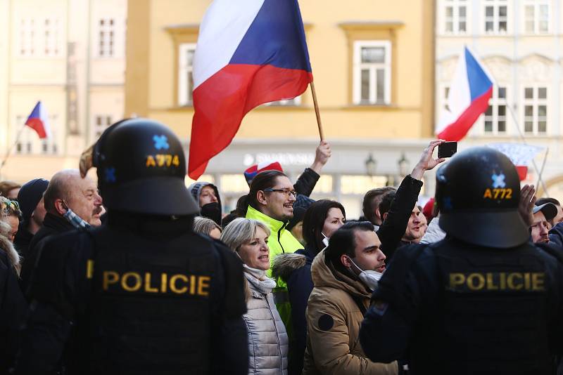 Demonstrace iniciativy Chcípl PES proti vládním opatřením v Praze v neděli 7. března 2021.