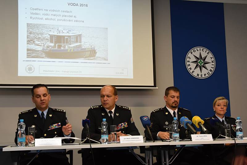 Tisková konference k policejním opatřením na léto 2016