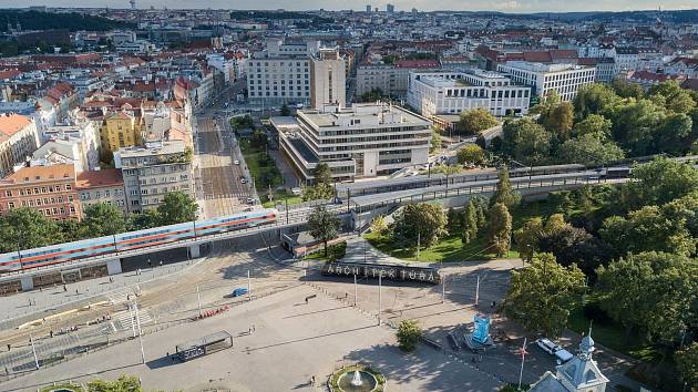 Budoucí podoba modernizované železnice do Kladna a k letišti mezi Prahou-Bubny a Výstavištěm.