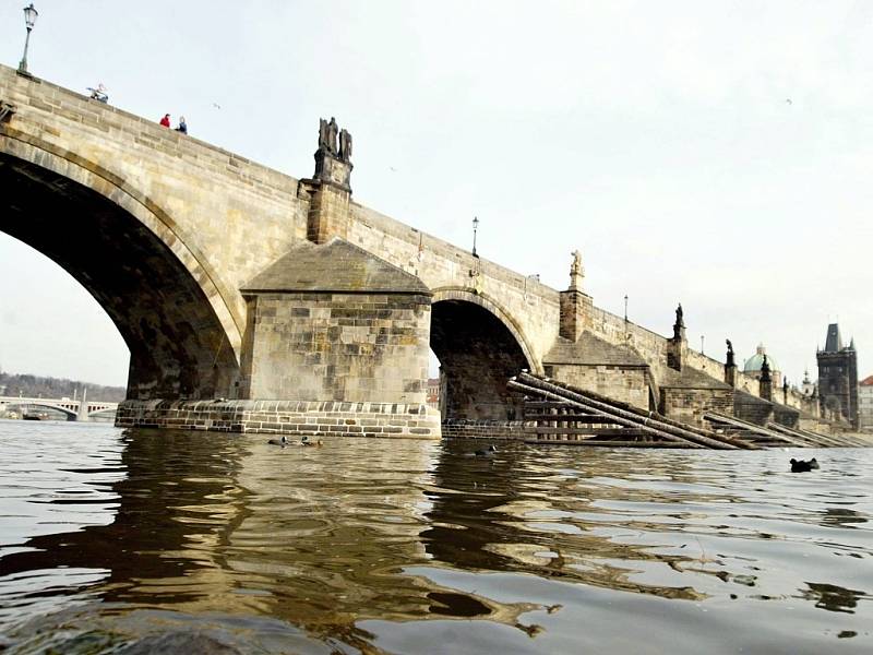 Karlův most v Praze.