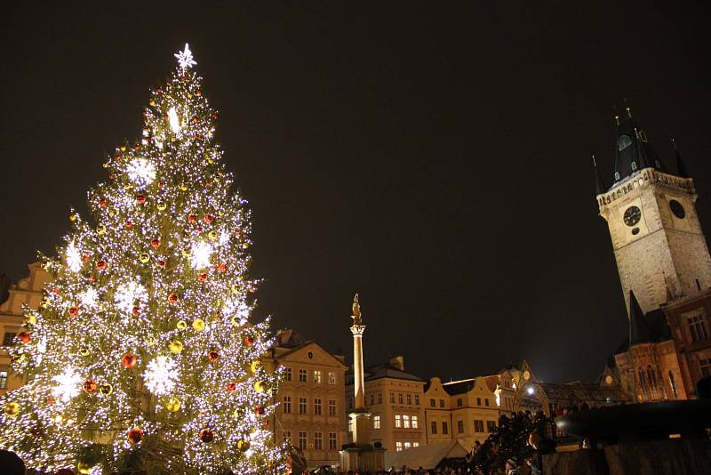 Vánoční atmosféra na Staroměstském náměstí.