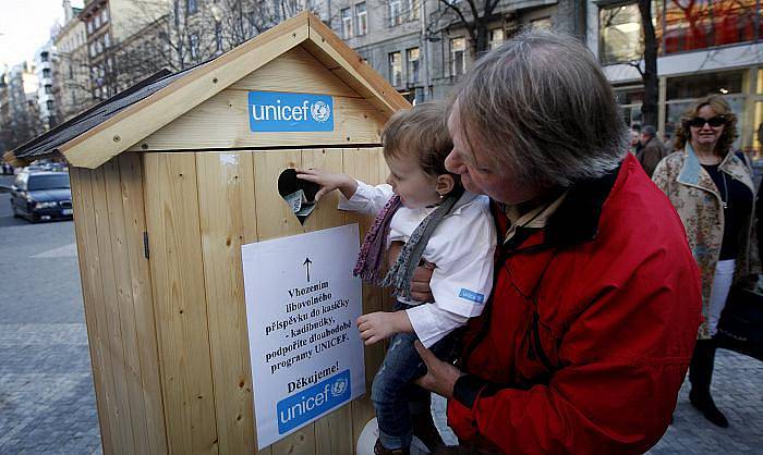 Charitativní akce Nejdelší fronta na WC, kterou pořádá česká pobočka Dětského fondu OSN (UNICEF) při příležitosti Světového dne vody proběhla 22. března v Praze.