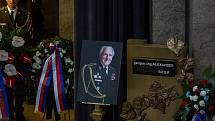 Poslední rozloučení s válečným veteránem Alexandrem Beerem, který zemřel 31. prosince 2015 ve věku 98 let, se uskutečnilo 13. ledna 2016 v Praze.