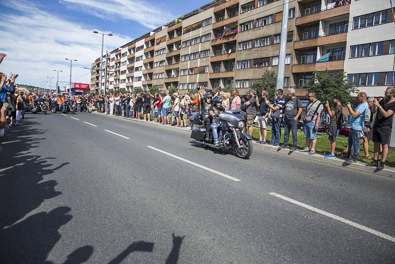 Spanilá jízda Harley Davidson Prahou.