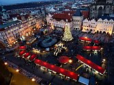 Vánoční trhy na Staroměstském náměstí v Praze.