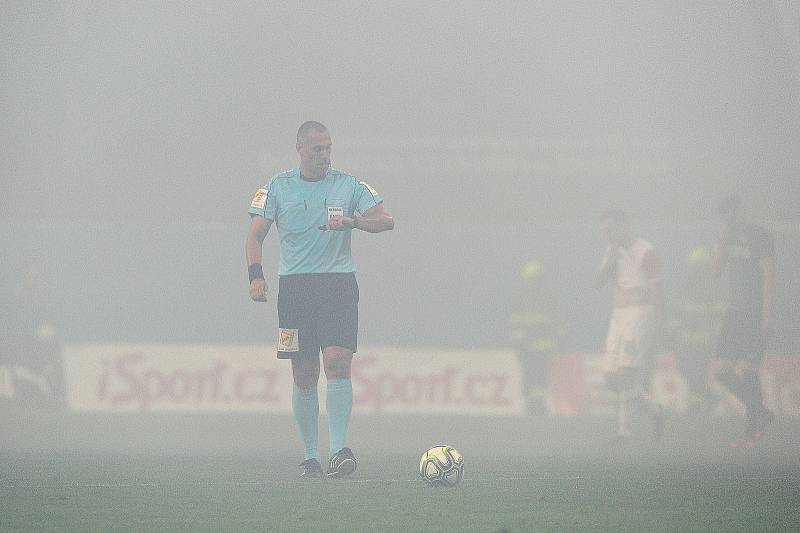 Fotbalové utkání finále MOL Cupu mezi celky SK Slavia Praha a FK Jablonec 9. května v Mladé Boleslavi. Fanoušci Slavie přerušili zápas.