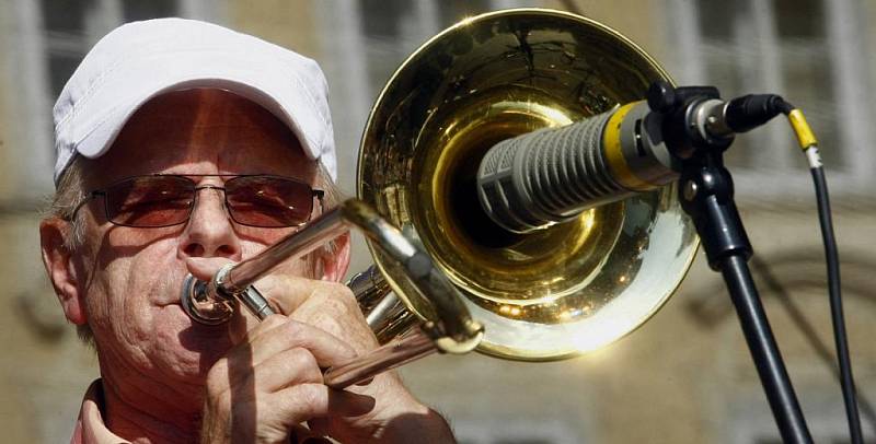 Na Staroměstském náměstí byl zahájen jubilejní V. ročník Mezinárodního jazzového festivalu Bohemia Jazz Fest