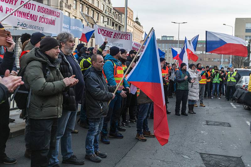 Z veřejné manifestace členů Integrovaného záchranného systému proti povinnému očkování.