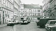 Trolejbusy Škoda a Tatra v pražských ulicích