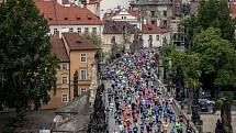 Centrem Prahy proběhlo 5. května 2019 při pražském Pražském maratonu 10 600 bězců.