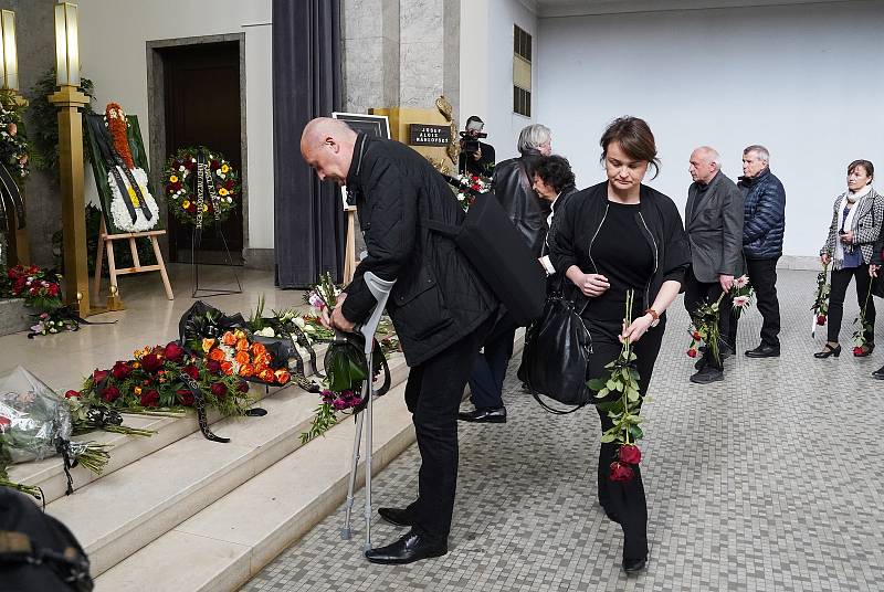 Rozloučení s hercem a bavičem Josefem Aloisem Náhlovským.