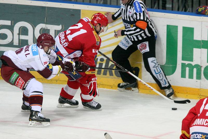 Hokejisté Slavie porazili v derby Spartu 4:3 po nájezdech.