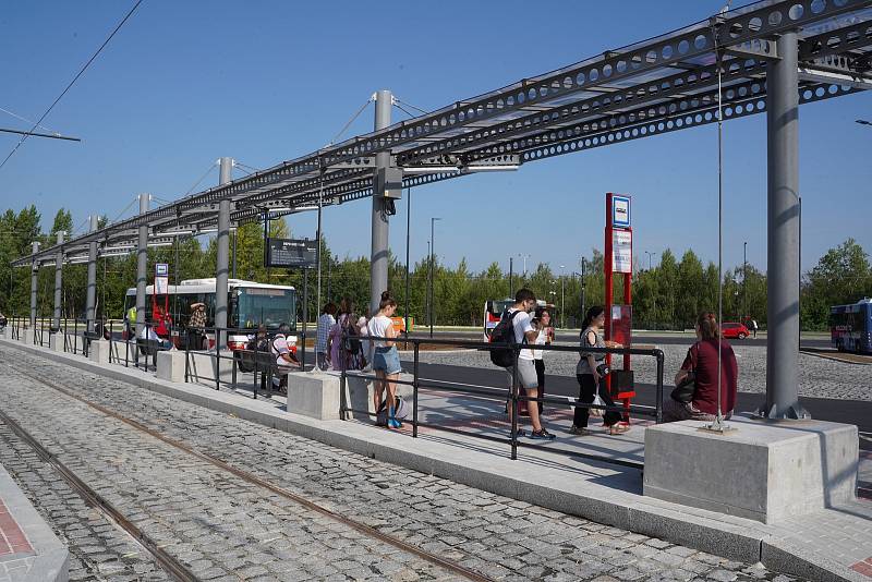 Slavnostní zprovoznění nové tramvajové smyčky Depo Hostivař.