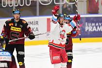 Hokejisté Olomouce mají důvod k radosti, na ledě Sparty vyhráli 5:2.
