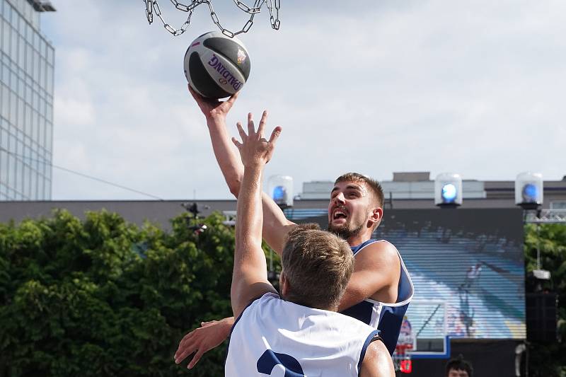 V areálu sportoviště Pražačka se konal basketbalový turnaj Red Bull Half Court 3x3.