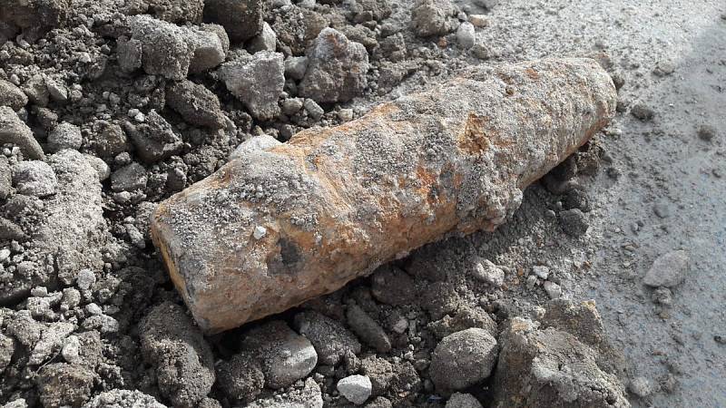 Dělníci našli na Chodově dělostřelecký granát.
