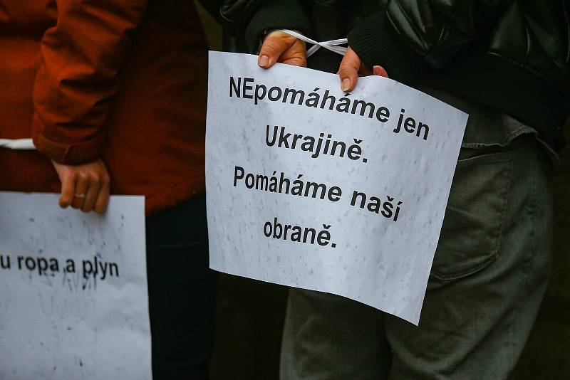 Happening "Braňme Ukrajinu", který má za cíl podpořit akce na pomoc Ukrajině se konal 20. dubna 2022 na Malostranském náměstí.