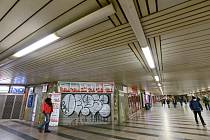 Dopravní podnik hl. m. Prahy zahájil 2. března 2022 rekonstrukci stropní desky a modernizaci vestibulu stanice metra Florenc (na snímku).