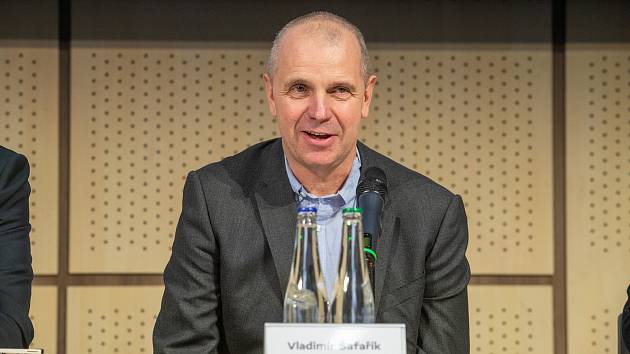 Vladimír Šafařík má na starosti organizaci hokejového mistrovství světa v Česku.