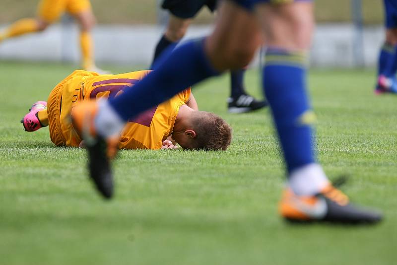 Utkání  FC Vysočina a FK Dukla Praha v Perleťovém poháru. Tento pohár je nejstarší fotbalový turnaj hraný v Česku nebo Československu.