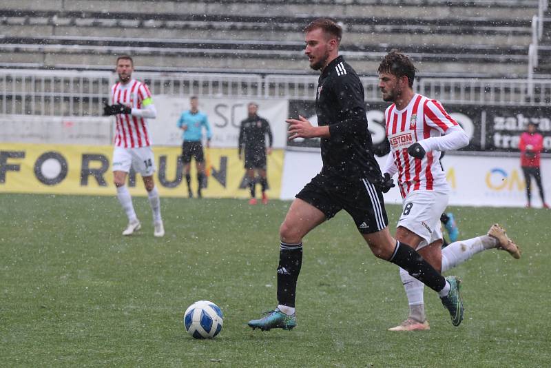 Podzim v ČFL završila dohrávka Žižkov - Zápy. Domácí slavili výhru 1:0.