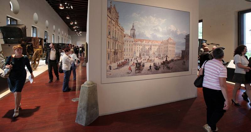 Slavnostní otevření expozice historických kočárů, saní a nosítek Zapřažená krása v Jízdárně Pražského hradu 19. srpna.