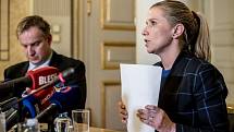 Ministryně školství Kateřina Valachová vystoupila 9. května v Praze na tiskové konferenci společně s Jindřichem Fryčem, státním tajemníkem, ohledně zadržených v kauze zneužívání sportovních dotací.