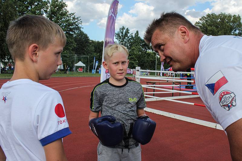 Trénink v olympijském parku vedli boxeři z oddílu Pražský Rohovník, trenér Michal Soukup, mládežníci Adam Marcin a Samuel Klabeneš.