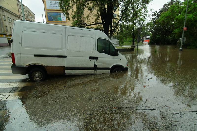 Palmovka - naproti Divadlu pod Palmovkou.