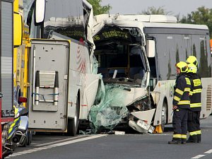 Nehoda autobusů v ulici K Barrandovu 7. září 2021.