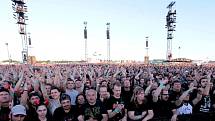 Z koncertu kapely AC/DC na letišti v pražských Letňanech.