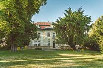 Síť cowokringových center Impact Hub rozšířila prostory o neobarokní vilu na pražských Vinohradech.