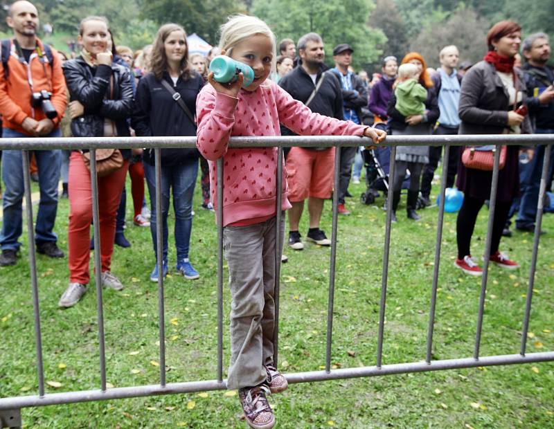 22. ročník kulturního festivalu Mezi ploty, který se konal 4.-5. října v Bohnicích.