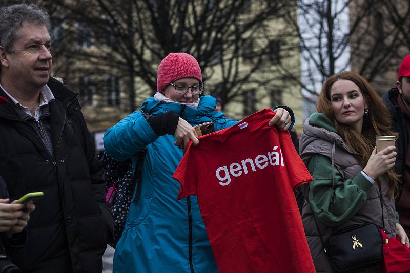 Z předvolební kampaně 'Všichni za pravdu!' na podporu prezidentského kandidáta Petra Pavla na Staroměstském náměstí v Praze.