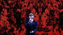 Britský zpěvák George Michael vystoupil 14. listopadu v pražské O2 Areně v rámci svého turné Symphonica.