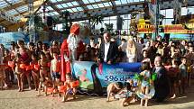 Den v Aquapalace Praha prožily děti ze středočeských dětských domovů. Do vodního ráje v Čestlicích je pozvalo vedení akvaparku.
