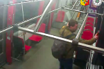 Opilý muž, který poničil tramvaj v Praze 24. ledna 2023