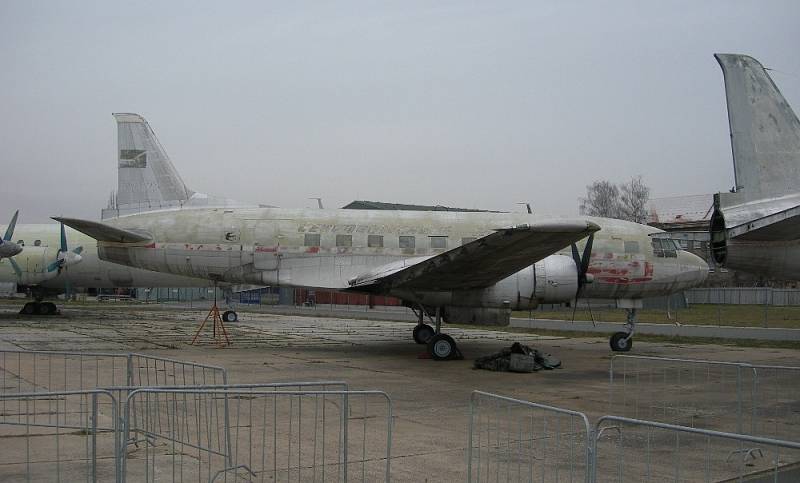 Letoun Avia Av-14 prošel kompletní renovací. Stav před obnovou.