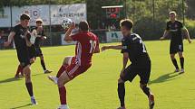 Fotbalisté Slavie Praha B (v tmavém) vyhráli nad Zápy i druhý barážový duel o postup do FNL, tentokrát 3:2.