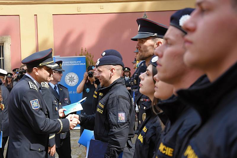 Ze slavnostního slibu nových příslušníků středočeské policie na nádvoří Muzea Policie ČR v Praze.