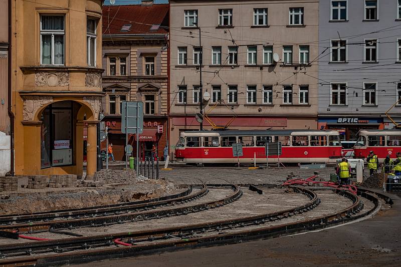 Rekonstrukce tramvajové trati a prodloužení kolejí až ke stanici metra Pankrác.