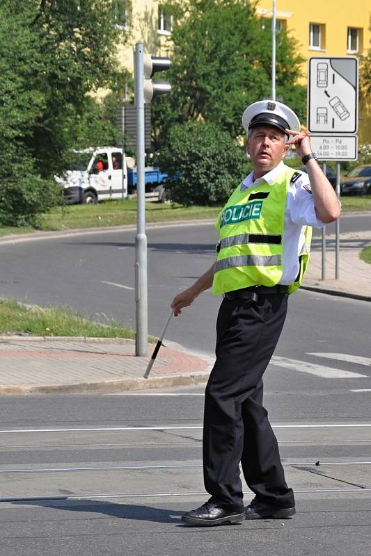 Ve středu se na křižovatkách v pražských Vršovicích uskutečnil 14. ročník soutěže dopravních policistů v řízení provozu „O nejlepšího regulovčíka Krajského ředitelství policie hlavního města Prahy“. 